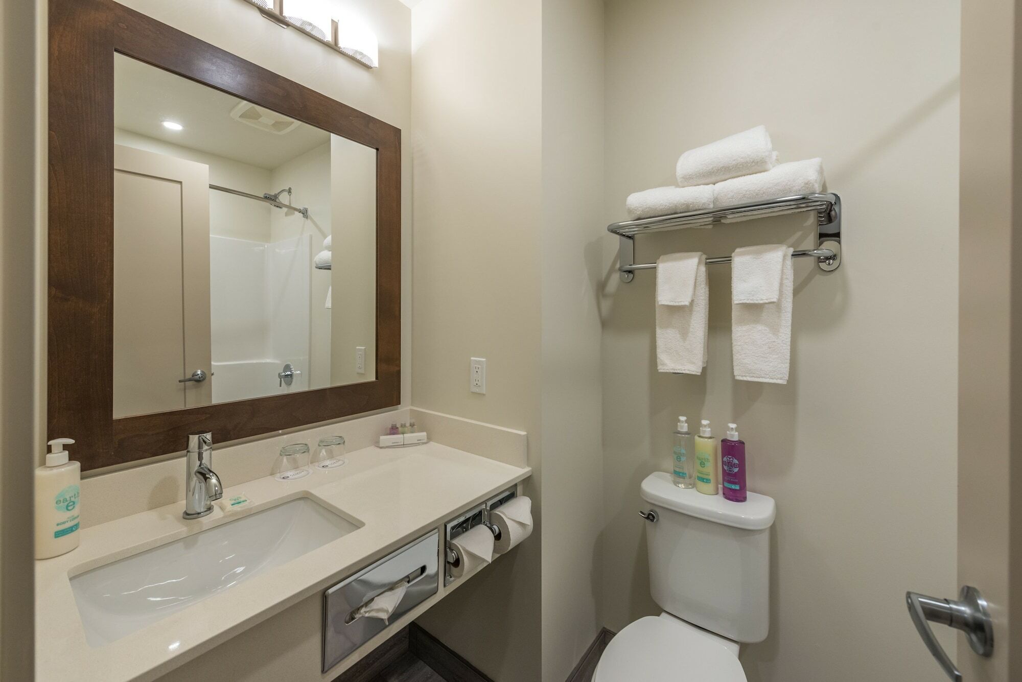 Coast Oliver Hotel Екстер'єр фото